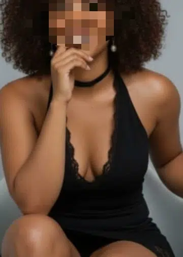 Cacau Ferraz, Mulher negra, 45 anos, experiente, madura e dedicada ao bem-estar.