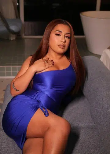 Venha relaxar nas mãos da massoterapeuta Dani.